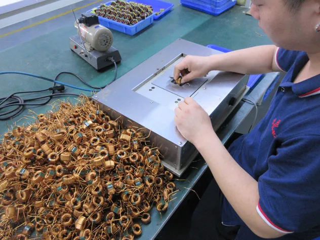 Nanocrystalline Current Transformer with Copper Wire for 350W-1600W Applications