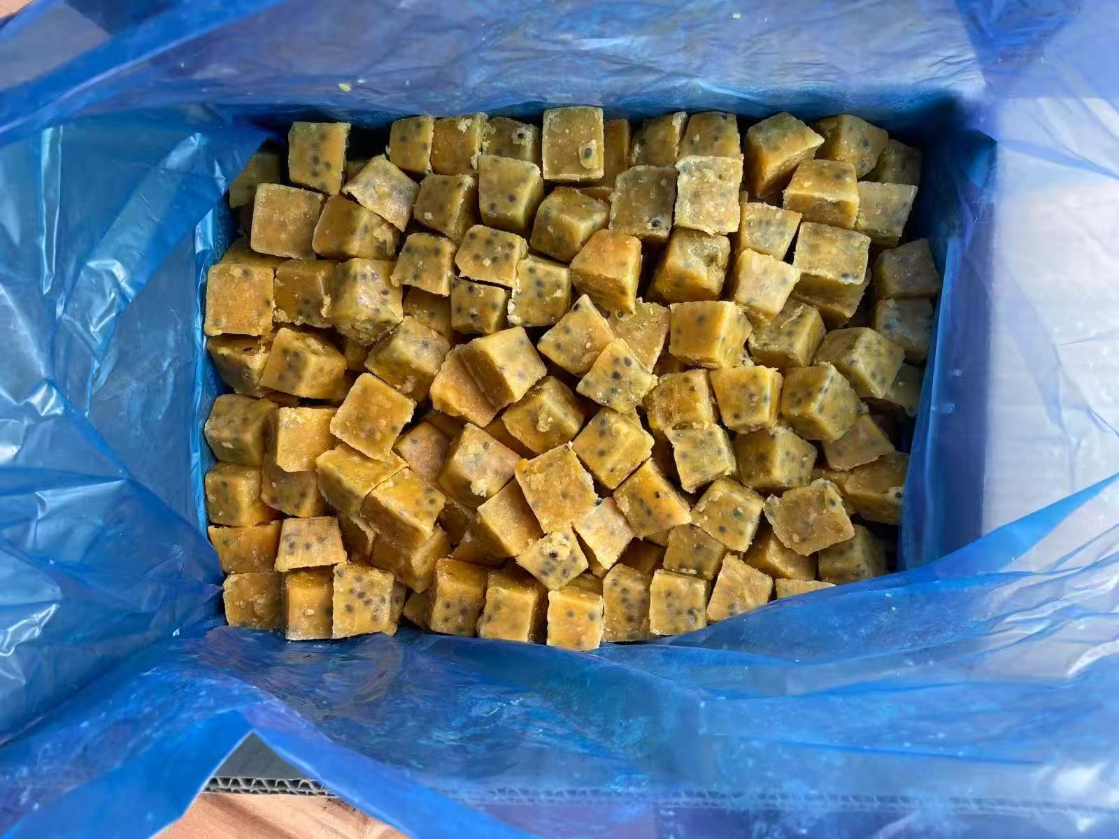 Direct From Factory IQF Frozen Passion Fruit Halves 14 Brix for Juicing