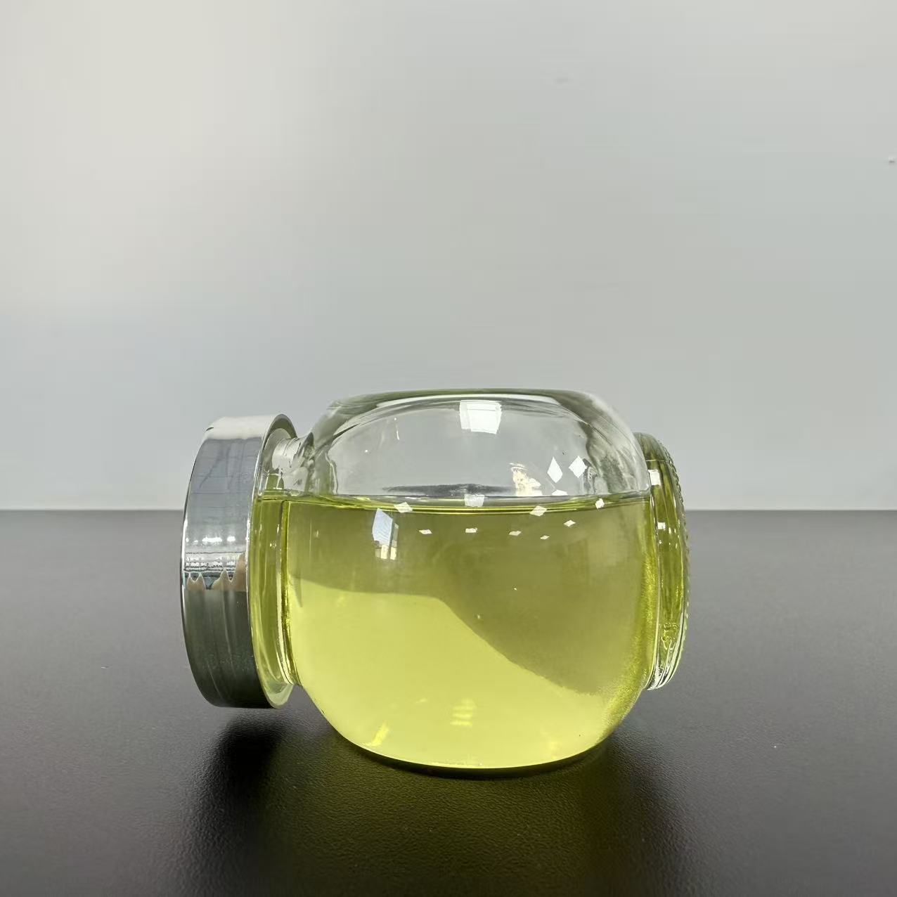 Nutritious Food Grade Marine Microalgae Herbal Extract Oil Powder 60% DHA Algal Oil with Vitamin in Can/Bottle/Drum Packaging