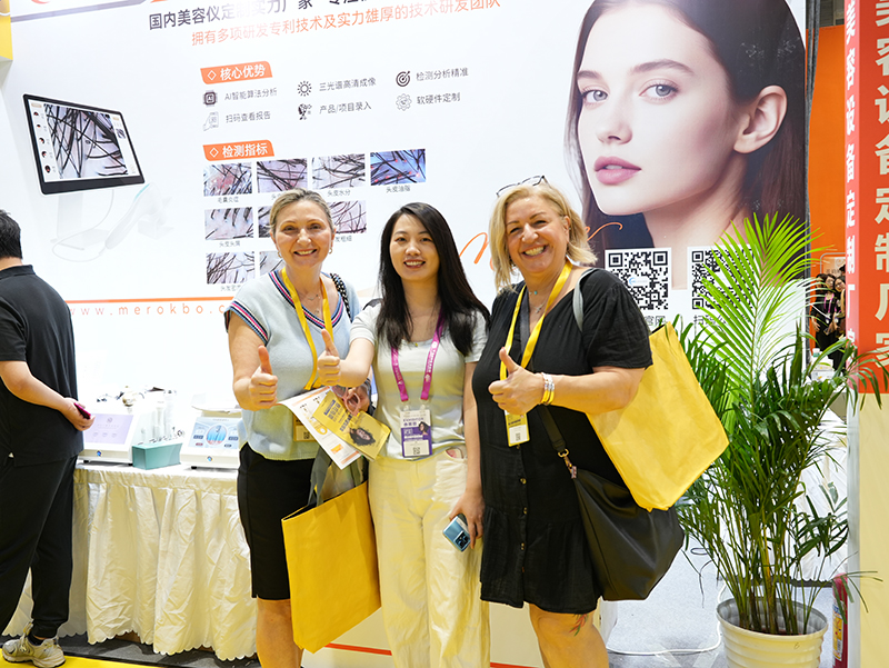 Exhibition Presence 6
