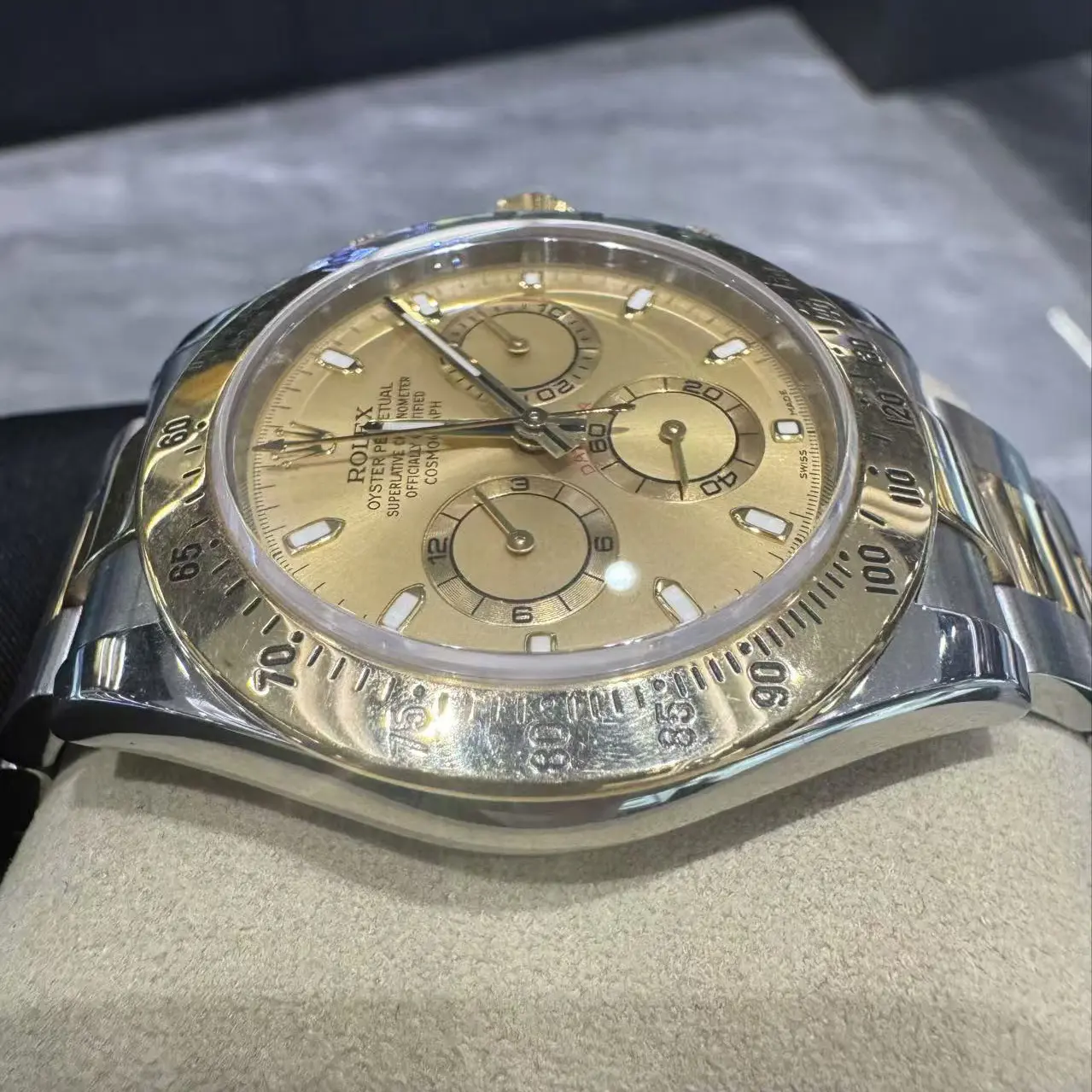 Rolex Daytona Case Detail