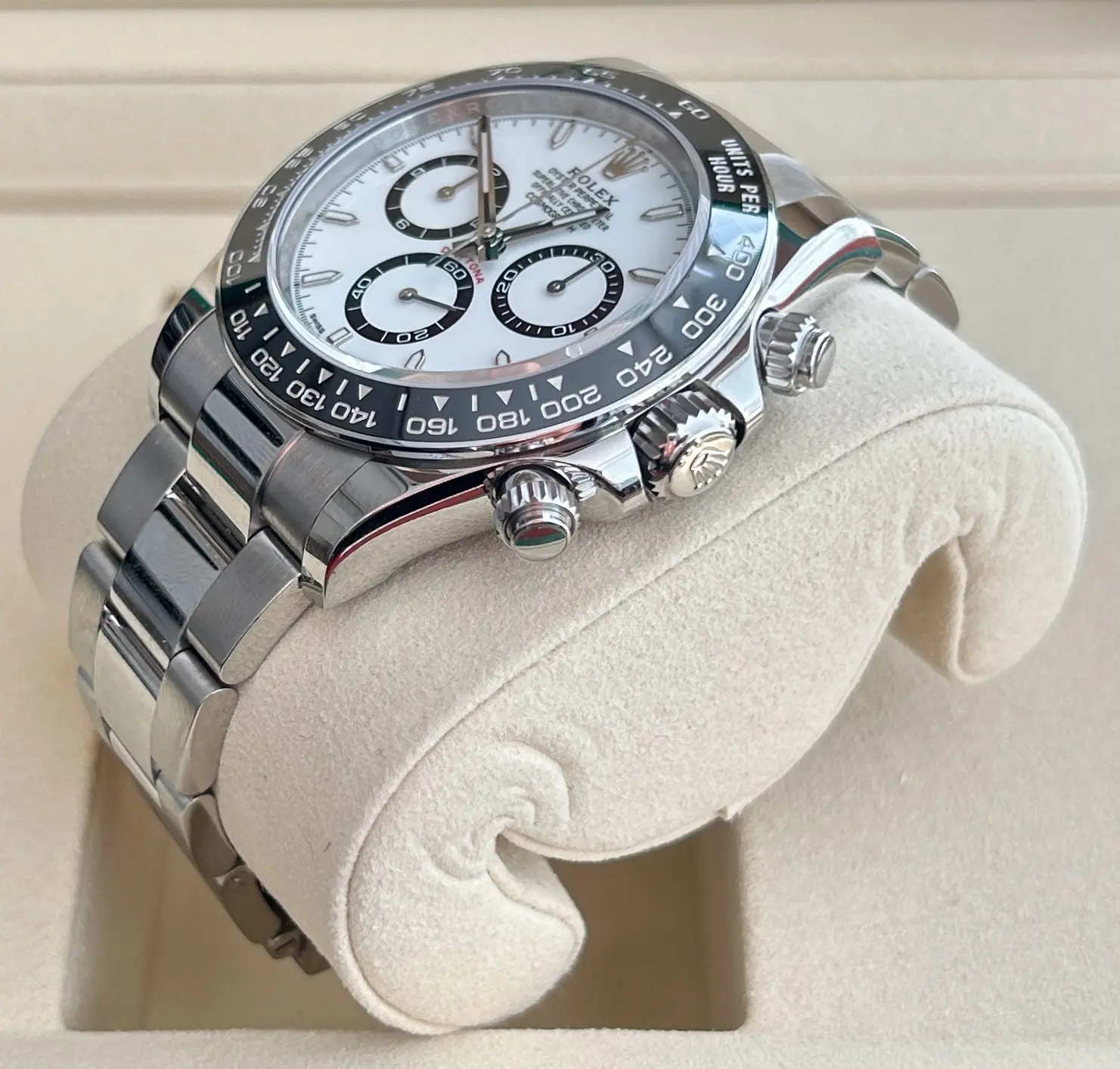 Rolex Daytona side view 1