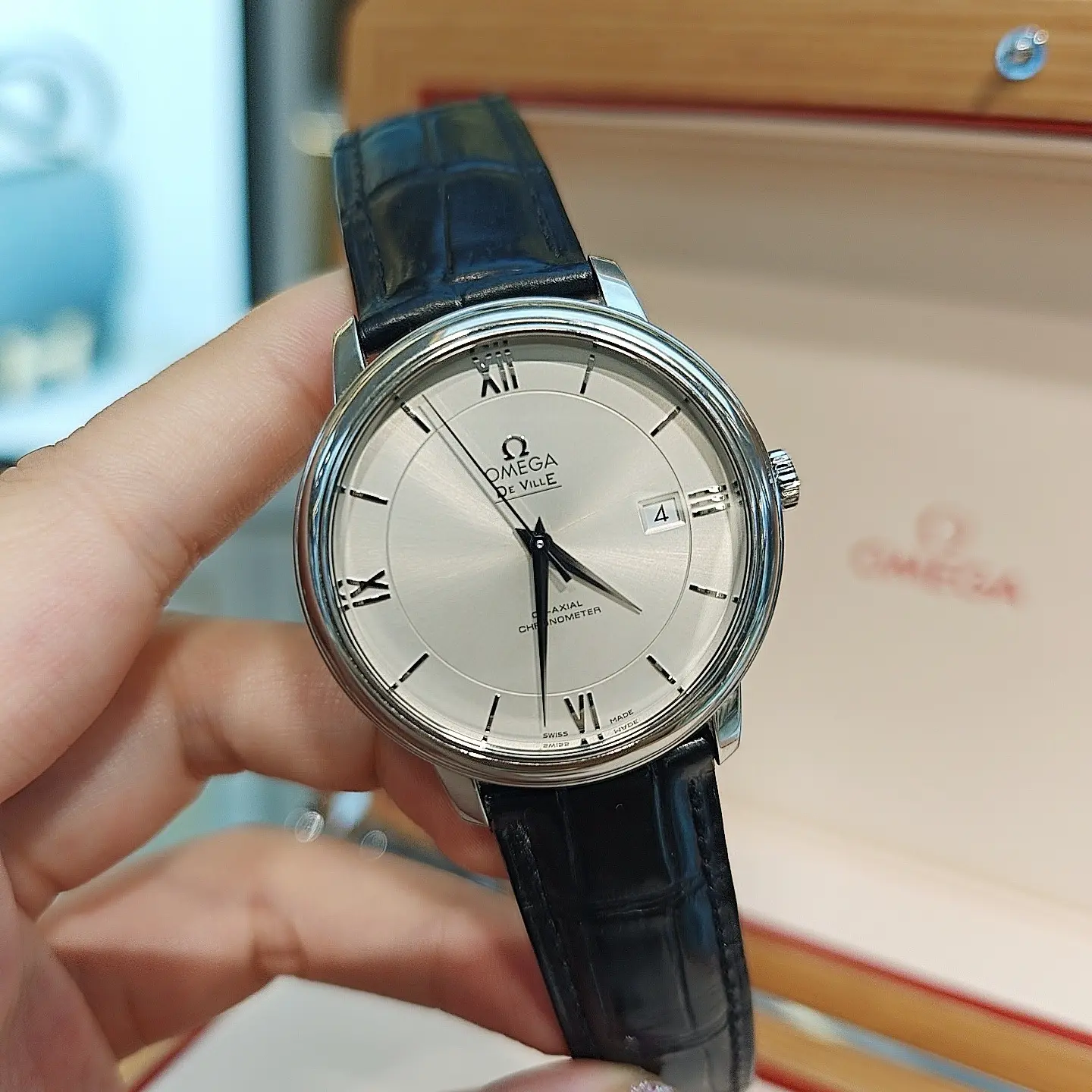 Omega watch side view angle 1