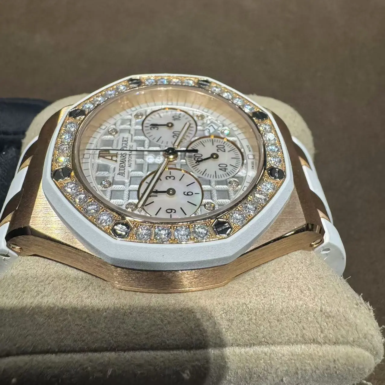 Audemars Piguet Royal Oak Offshore Lady detailed side dial