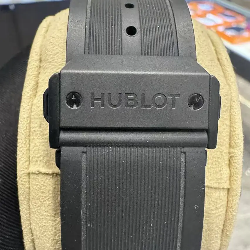Hublot Big Bang Soul strap button