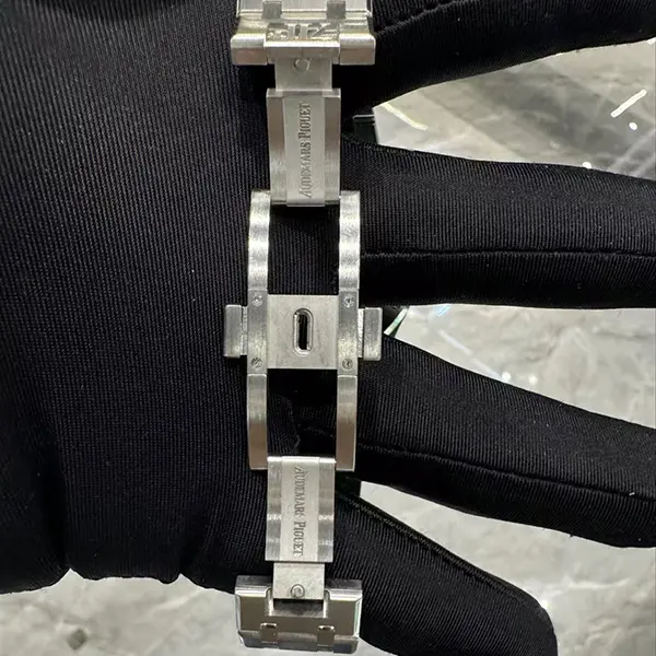 Audemars Piguet Royal Oak Clasp Closed