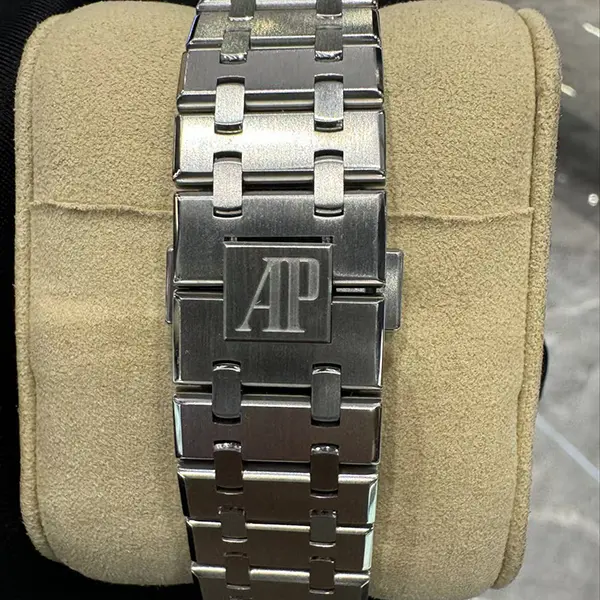 Audemars Piguet Royal Oak Clasp Open