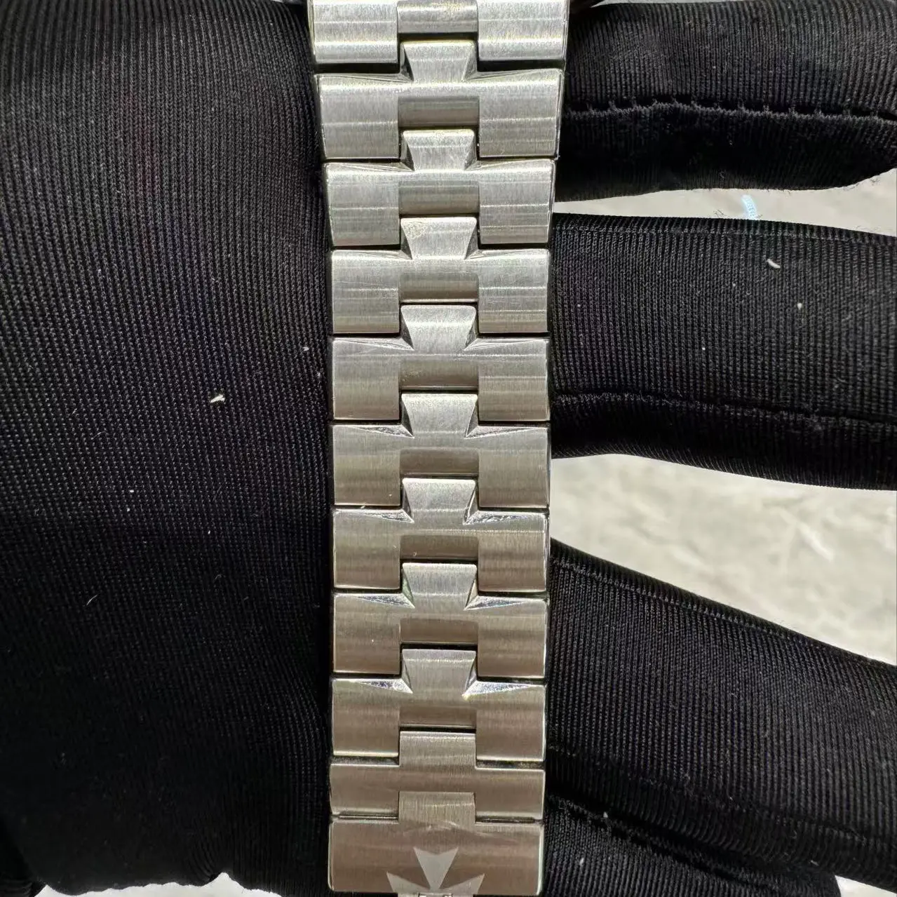 Vacheron Constantin Link Close Up