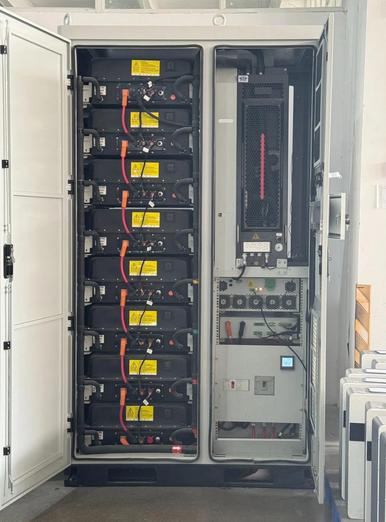 50kw 100kwh بيس نظام تخزين الطاقة عالي الجهد الشامل LiFePO4 خزانة خارجية تبريد هوائي صناعي تجاري تخزين الطاقة الشمسية بالجملة