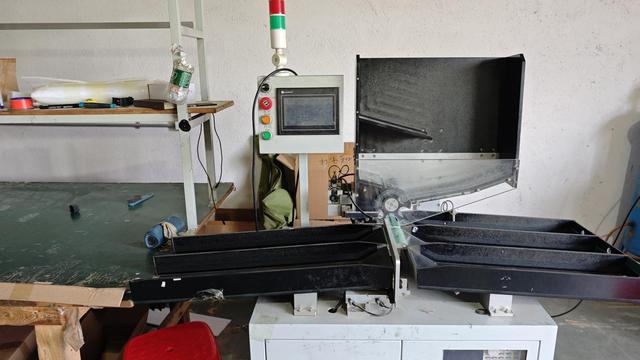 خط إنتاج بطاريات الليثيوم الأوتوماتيكي في RUN4 Power