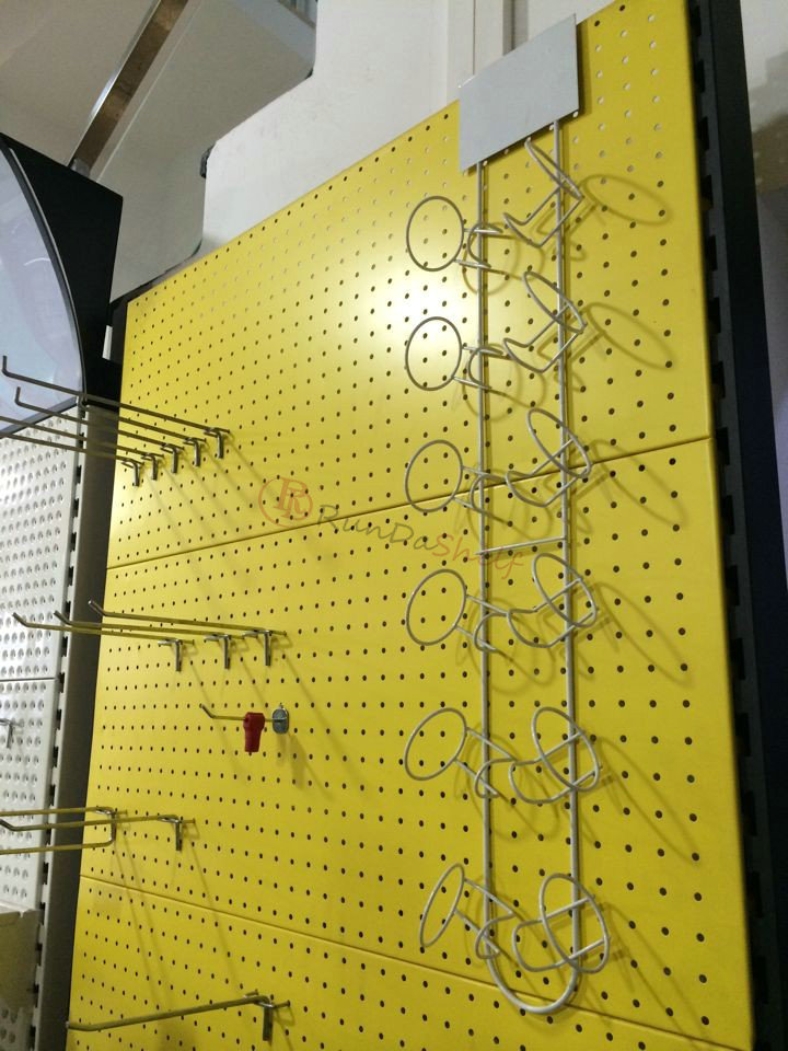 RD Free Pattern Pegboard Perforated Panel with Looped Metal Lock and Cow Hooks for Display Slatwall Hook Product