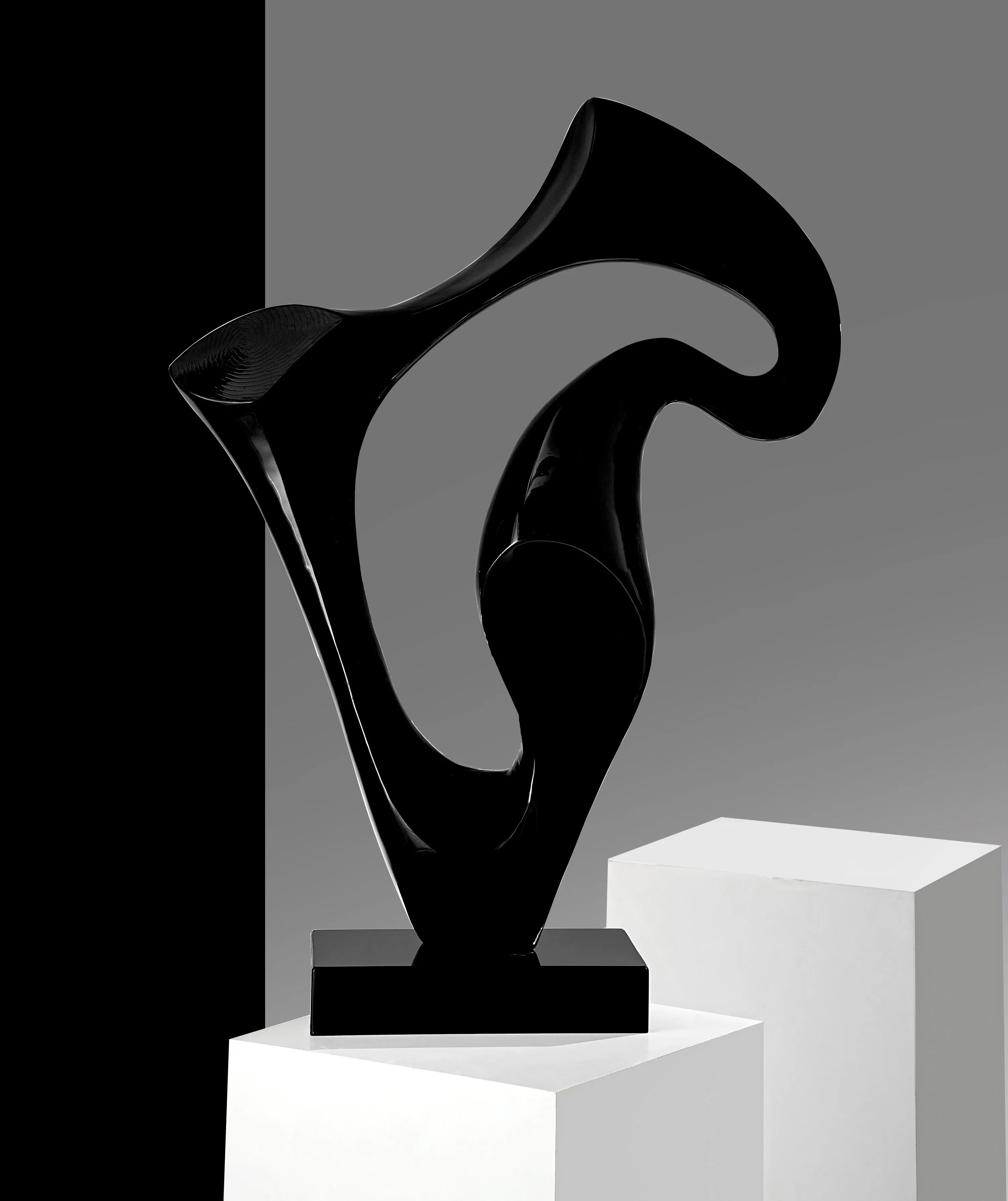 Modern Art Abstract Decorative Distorted Shape Resin Crafts Sculpture Decoration