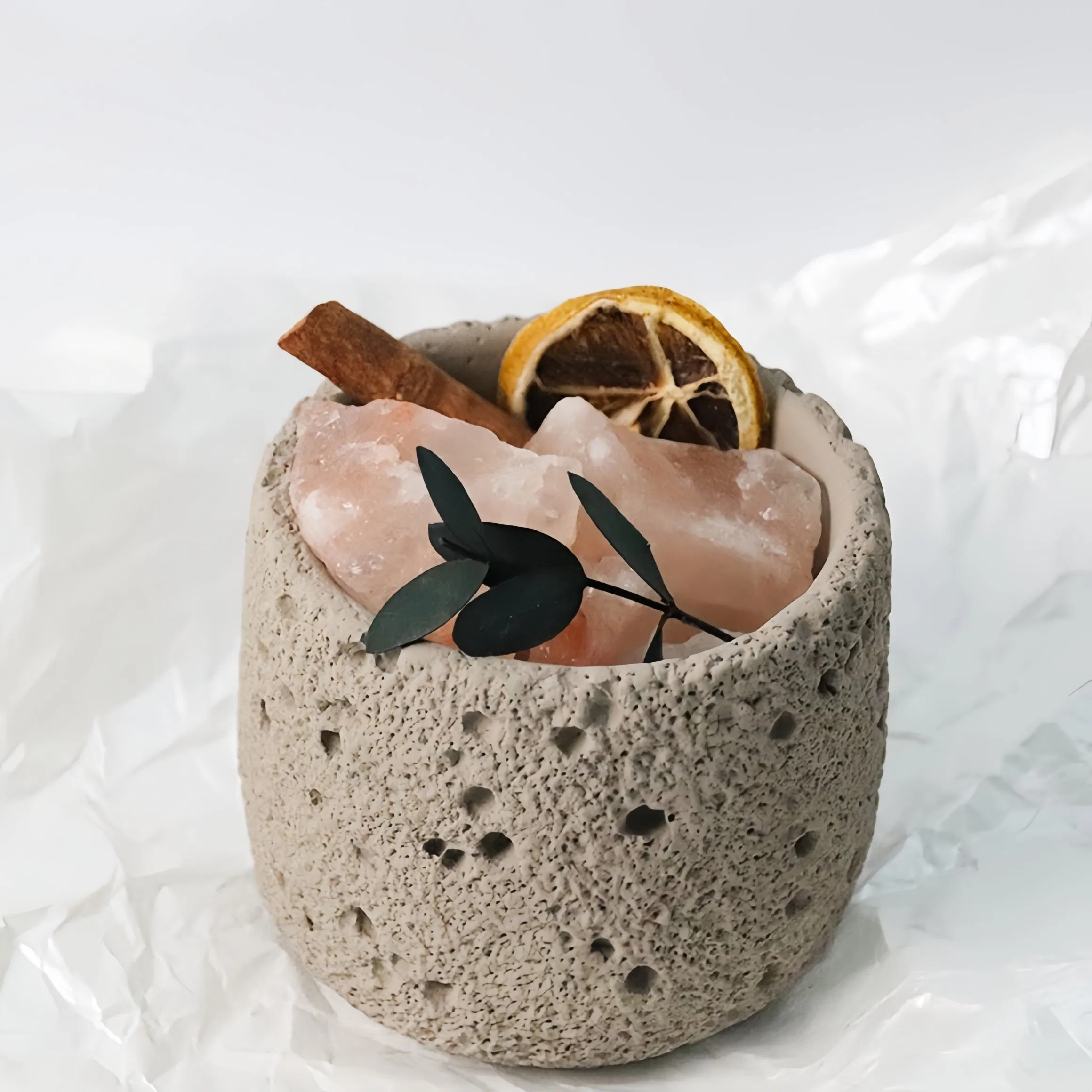 Rustic Textured Concrete Jar Himalayan Pink Salt Scented Candle with Cinnamon &amp; Dried Lemon for Home Fragrance &amp; Relaxation