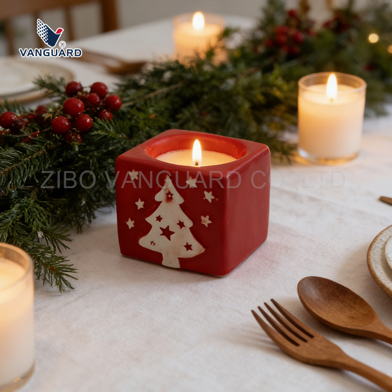 New Arrived Christmas Candle Holder Handcrafted Gift Ceramic Candlestick for Home Decor