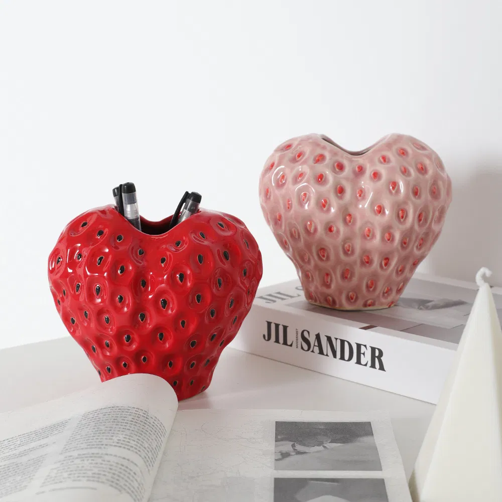 Cute Strawberry Ceramic Vase High-End Decorative Ins Style Flower Vase Home Art Ornament Wholesale