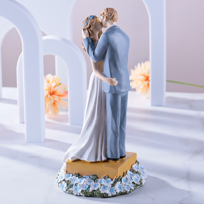Wood Carving Imitation Resin Crafts Wedding Gift Lover Couple Wedding Cake Home Decoration