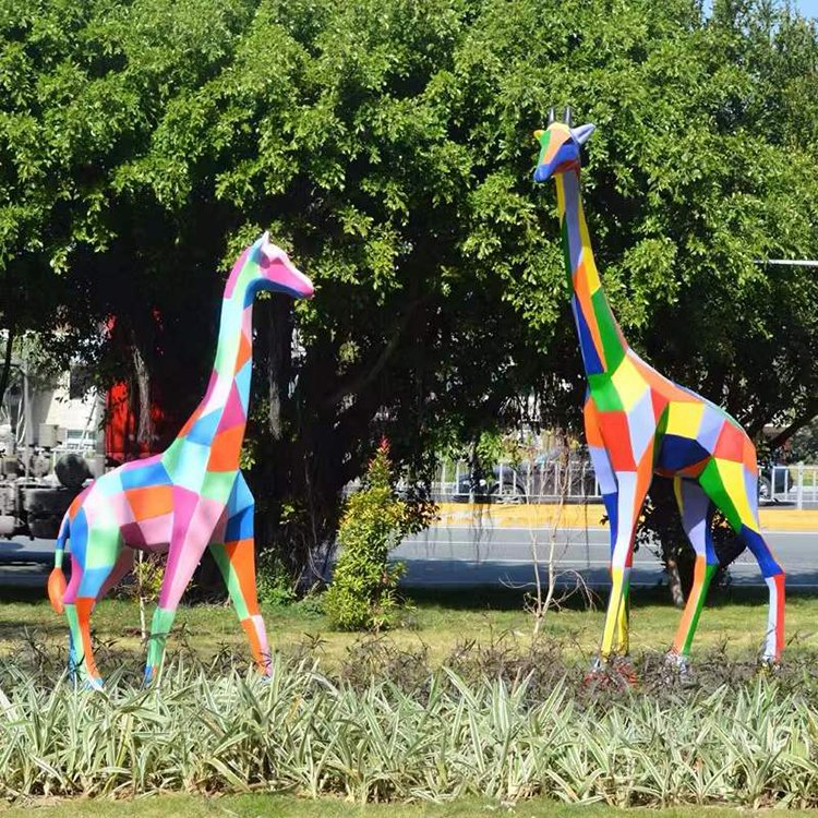Large Decorative Garden Geometric Statue Life Size Resin Fiberglass Giraffe Statue for Sale