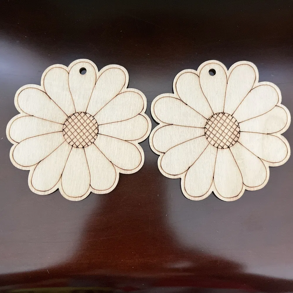 Creative Wooden Flowers, Handmade Collage Patches Graffiti Stickers, Wood Chips for DIY Crafts and Art Projects