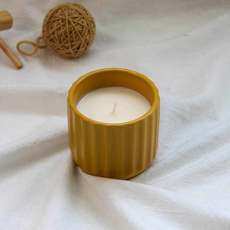 Ribbed Ceramic Candle for Aromatherapy and Decorative Home Fragrance