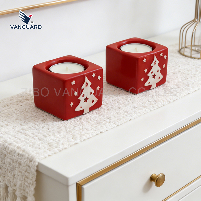 New Arrived Christmas Candle Holder Handcrafted Gift Ceramic Candlestick for Home Decor