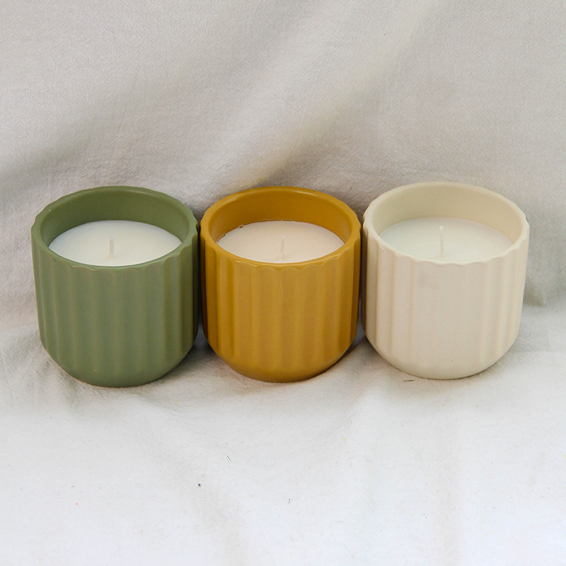Ribbed Ceramic Candle for Aromatherapy and Decorative Home Fragrance