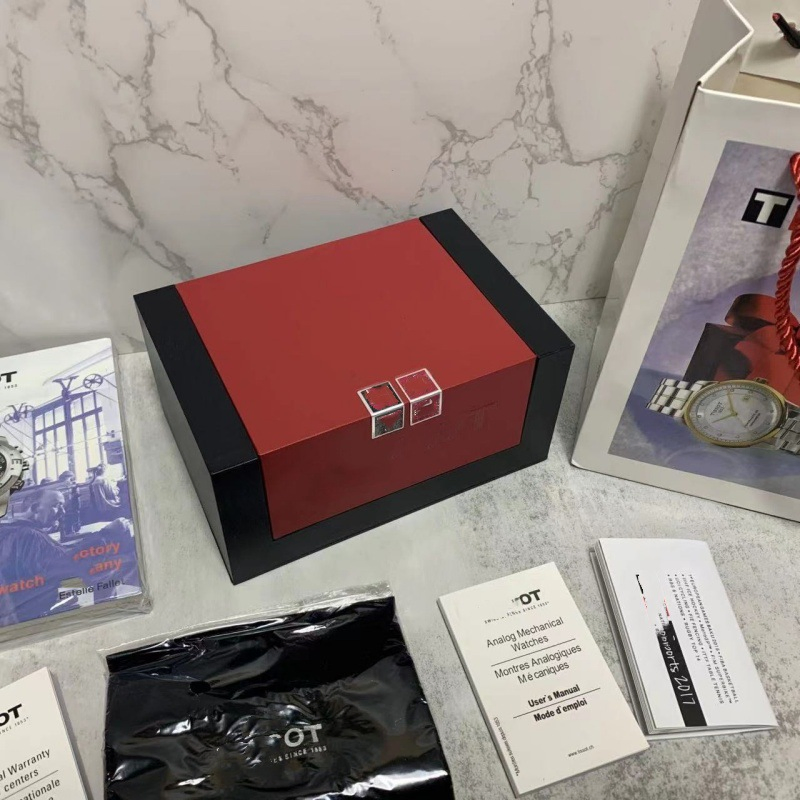 All Kind of Home Decoration Europe Lockable Pine Small Wooden Treasure Jewelry Storage Box for Craft Custom Logo