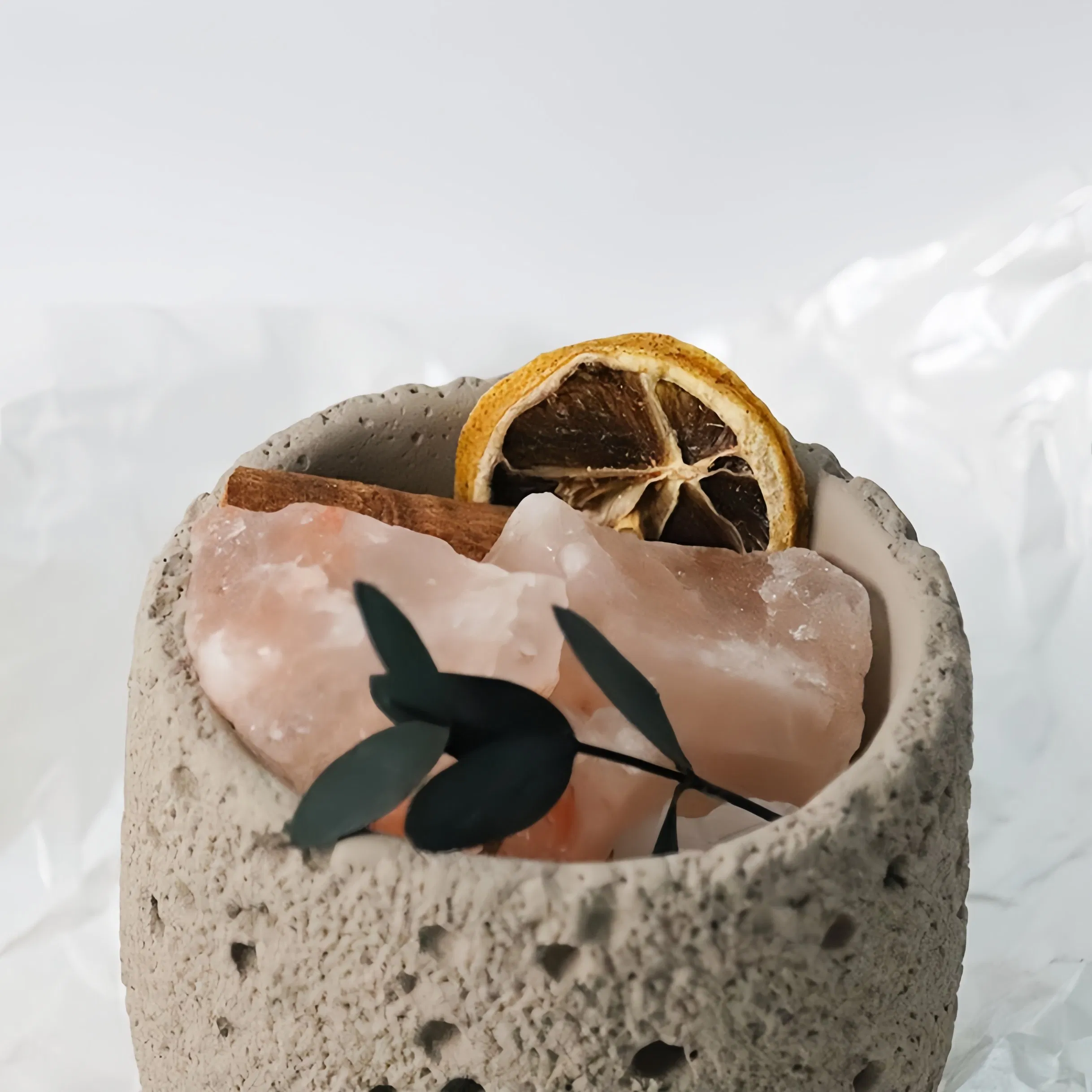 Rustic Textured Concrete Jar Himalayan Pink Salt Scented Candle with Cinnamon &amp; Dried Lemon for Home Fragrance &amp; Relaxation