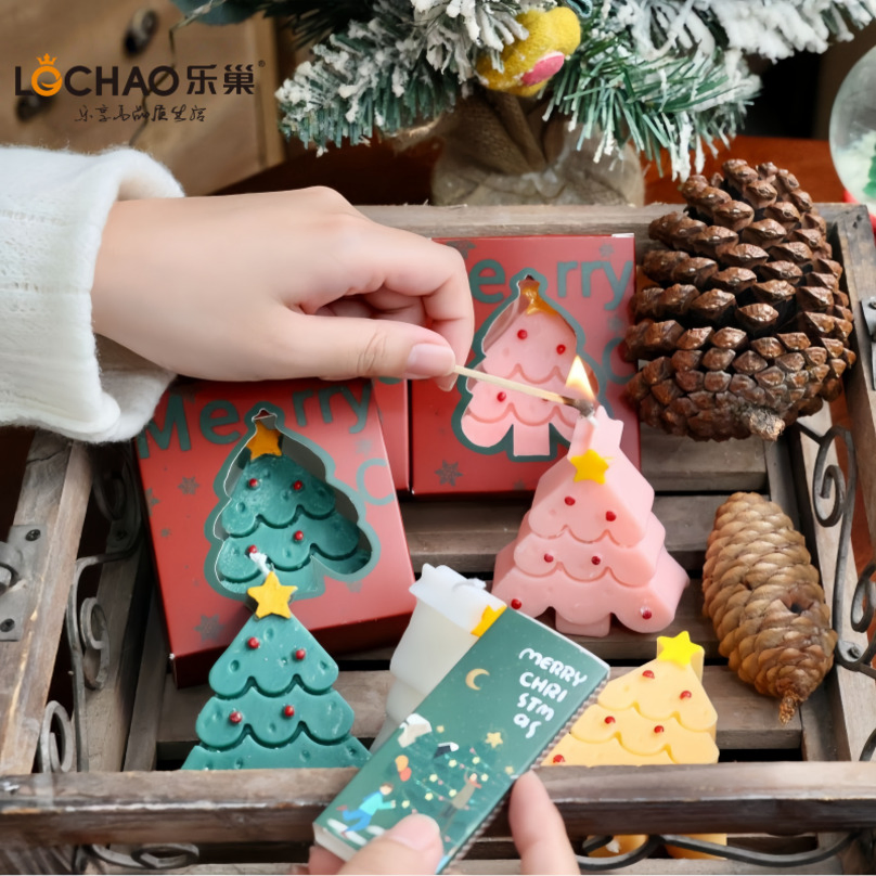 Cheerful Long Lasting Tree Shaped Christmas Festive Decorations Scented Candles for Seasonal Ambiance