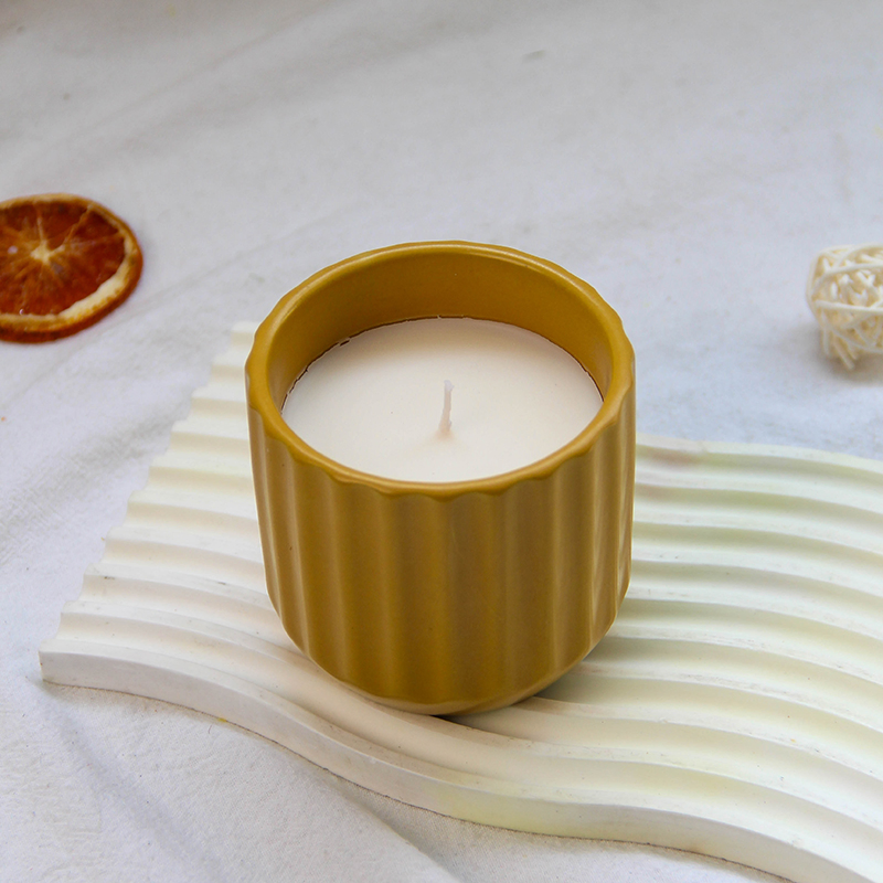 Ribbed Ceramic Candle for Aromatherapy and Decorative Home Fragrance