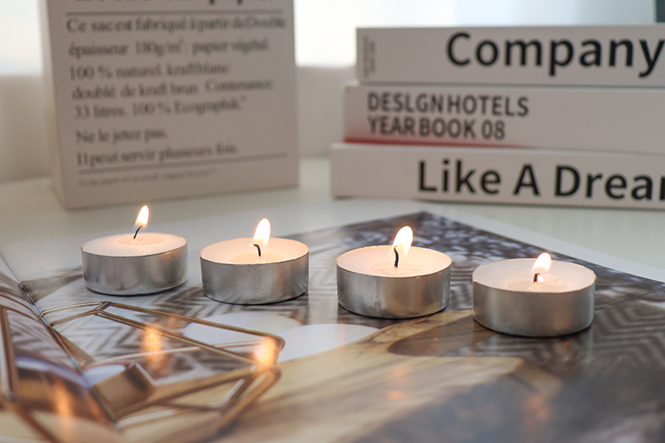 Artisan Tealight Candle in Paraffin Wax for Elegant Home Lighting