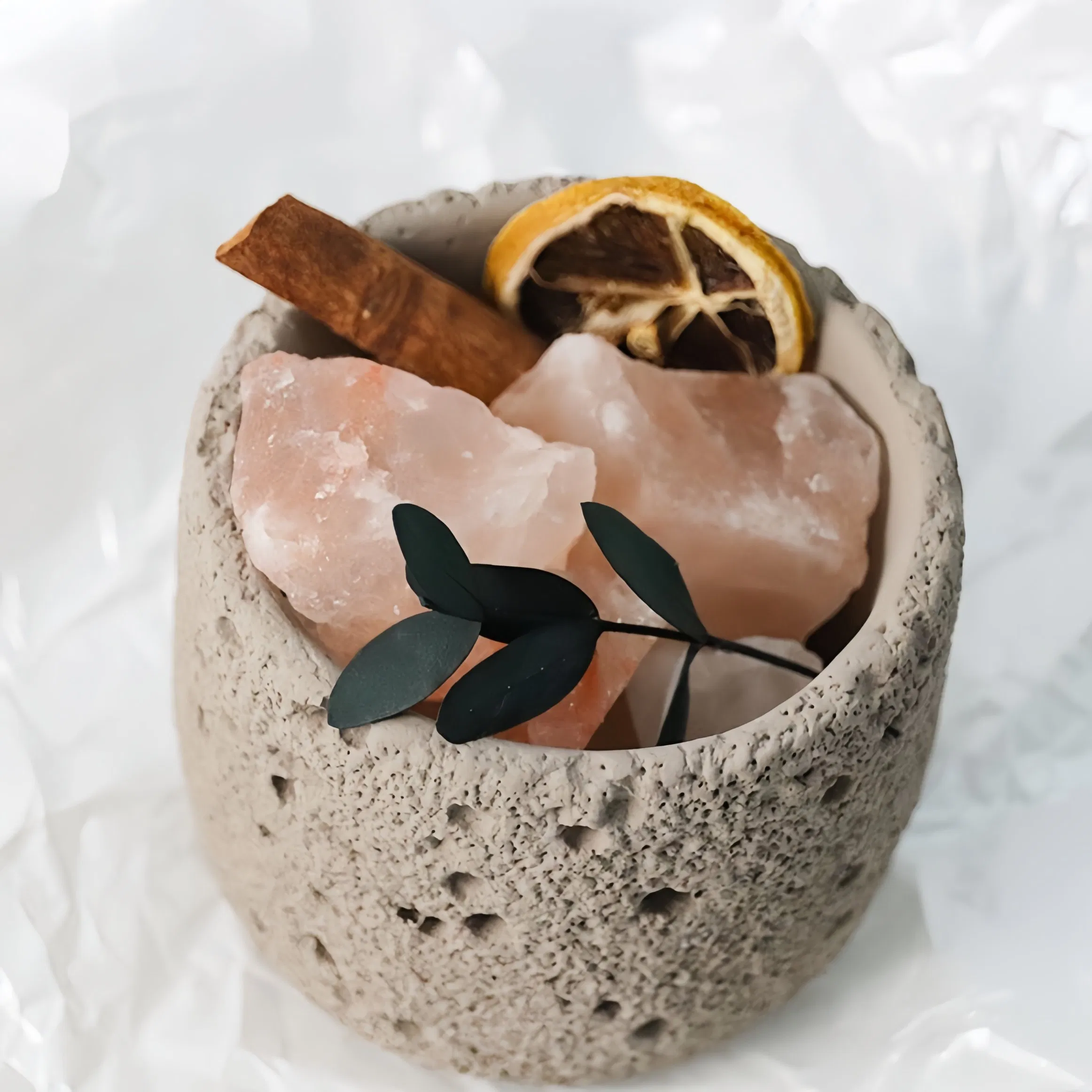 Rustic Textured Concrete Jar Himalayan Pink Salt Scented Candle with Cinnamon &amp; Dried Lemon for Home Fragrance &amp; Relaxation