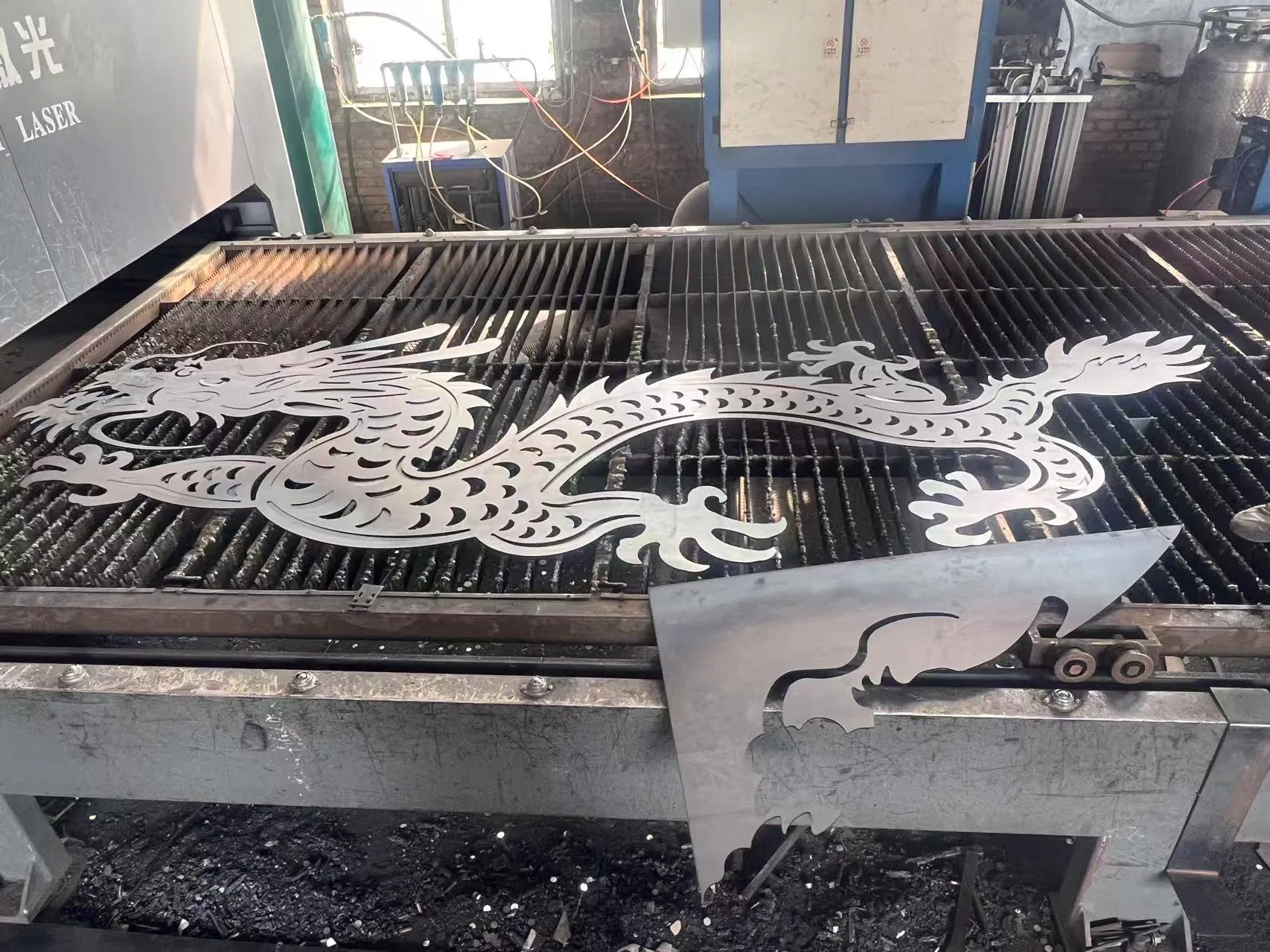 Plane Laser-Cut Custom Metal Chinese Dragon and Phoenix Crafts for Wall Decoration Art