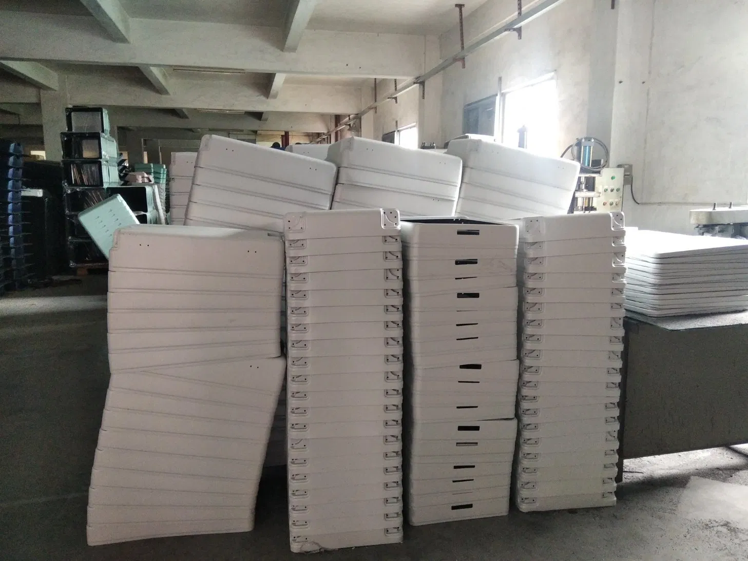 Robotic CNC Cutting and Drilling System for Front Pocket Hard Shell Luggage