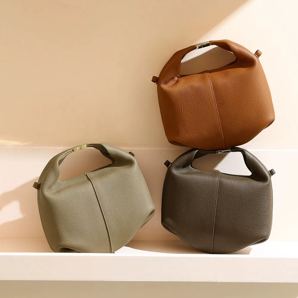 Premium Leather Handbag Featuring a Chic Lychee Design for Fashion Lovers