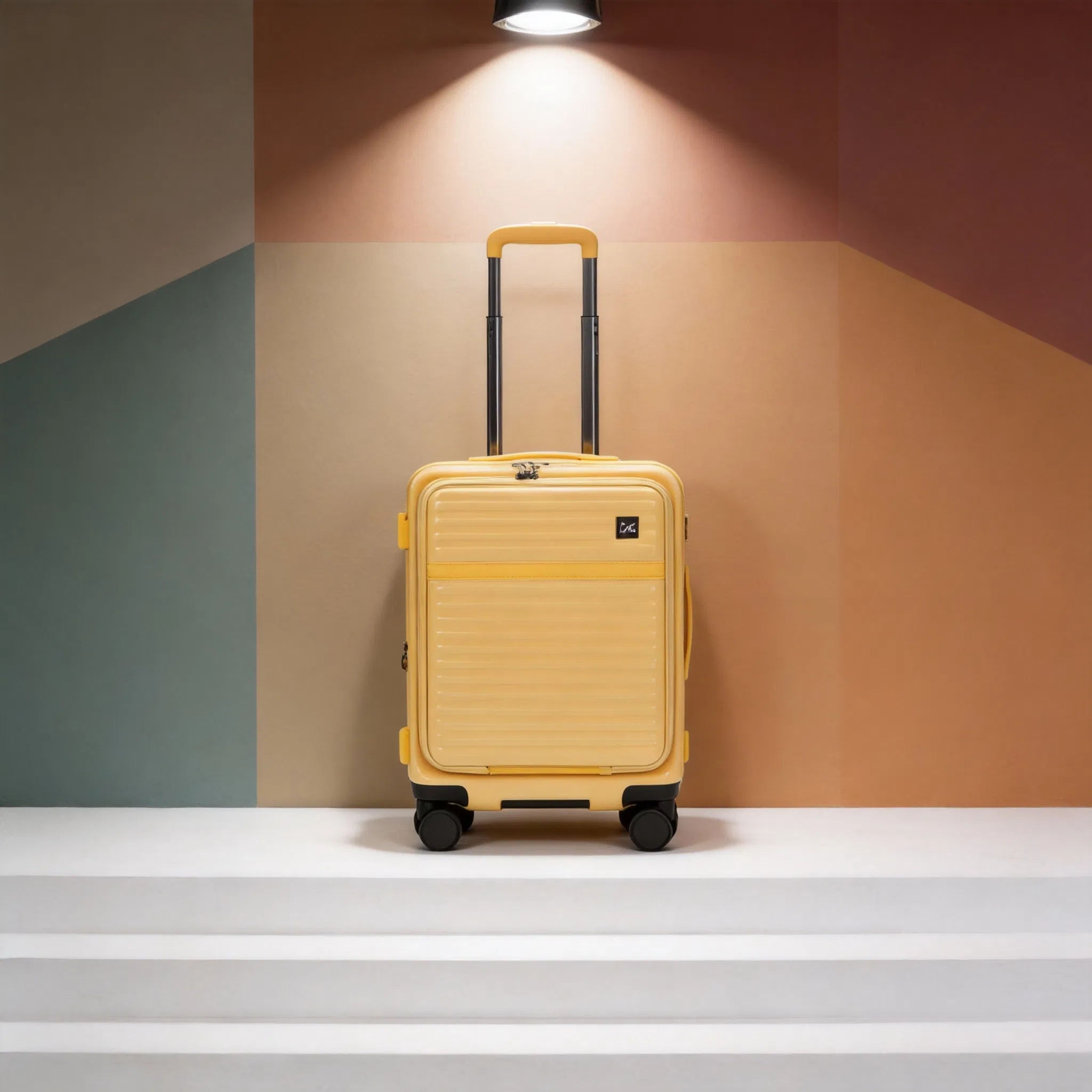 Expandable Magnetic Luggage System for Seamless Travel Experiences