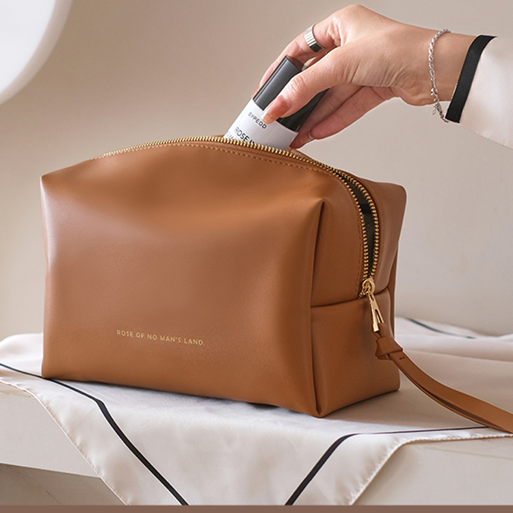 Wholesale Custom New Designer Women Branded Handle Luxury Waterproof PU Leather Pouch Toiletry Travel Makeup Cosmetic Bag
