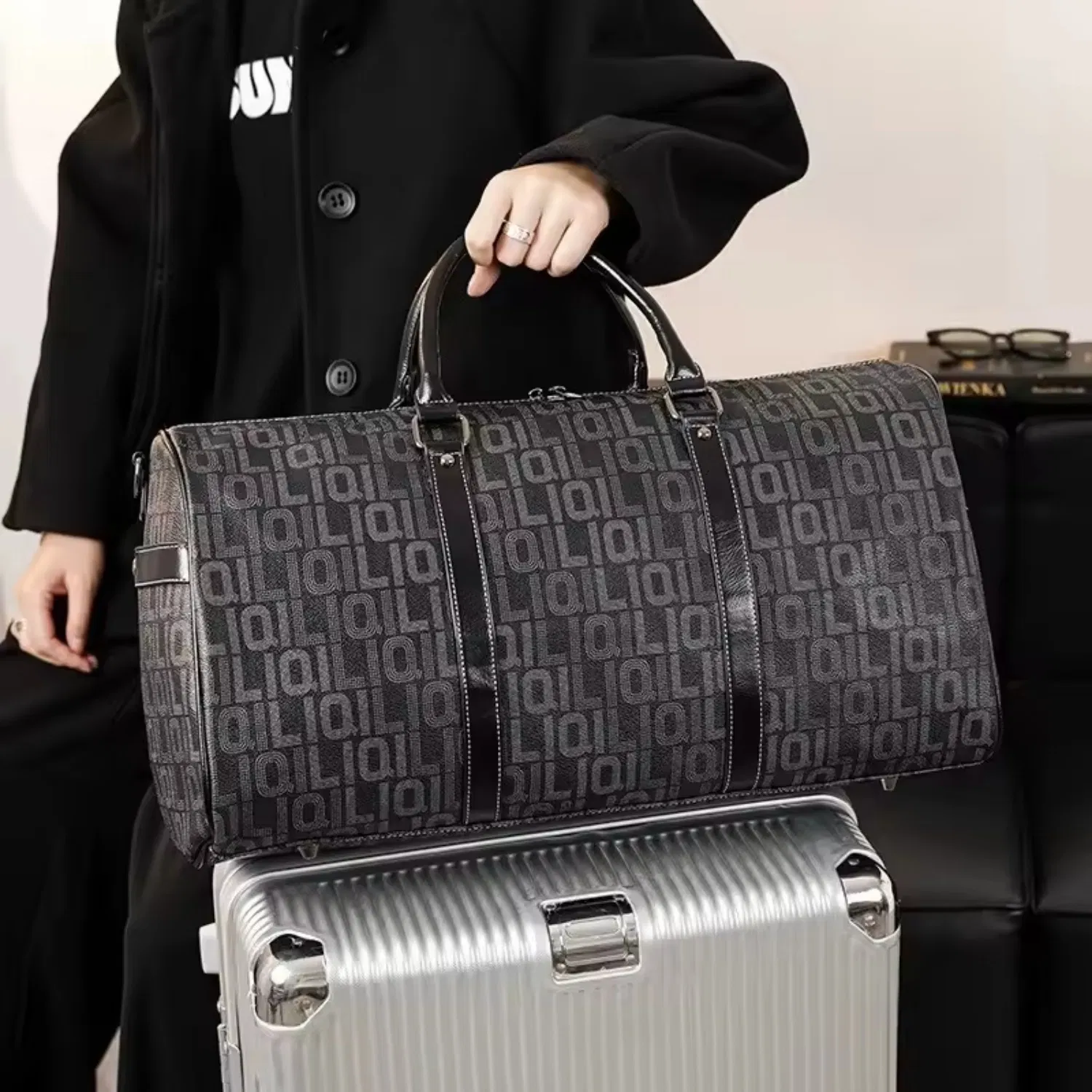 Wholesale Custom Logo New Arrival Designer Black Luxury PU Leather Large Capacity Durable Lightweight Weekender Travel Duffle Bag