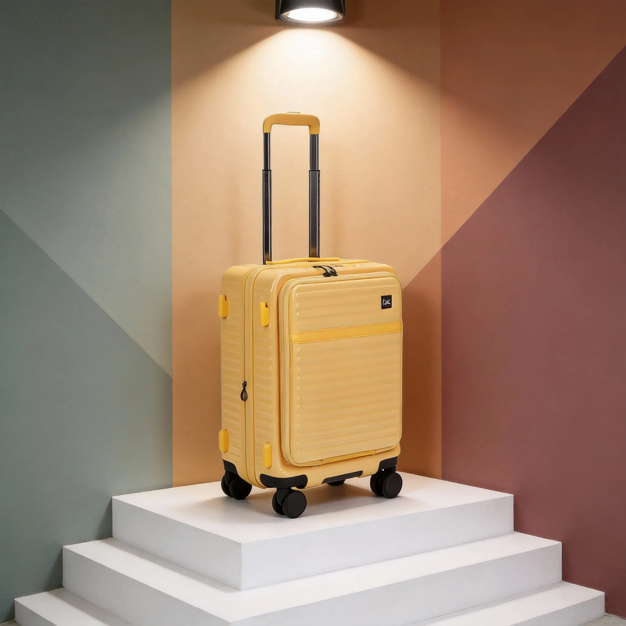 Expandable Magnetic Luggage System for Seamless Travel Experiences