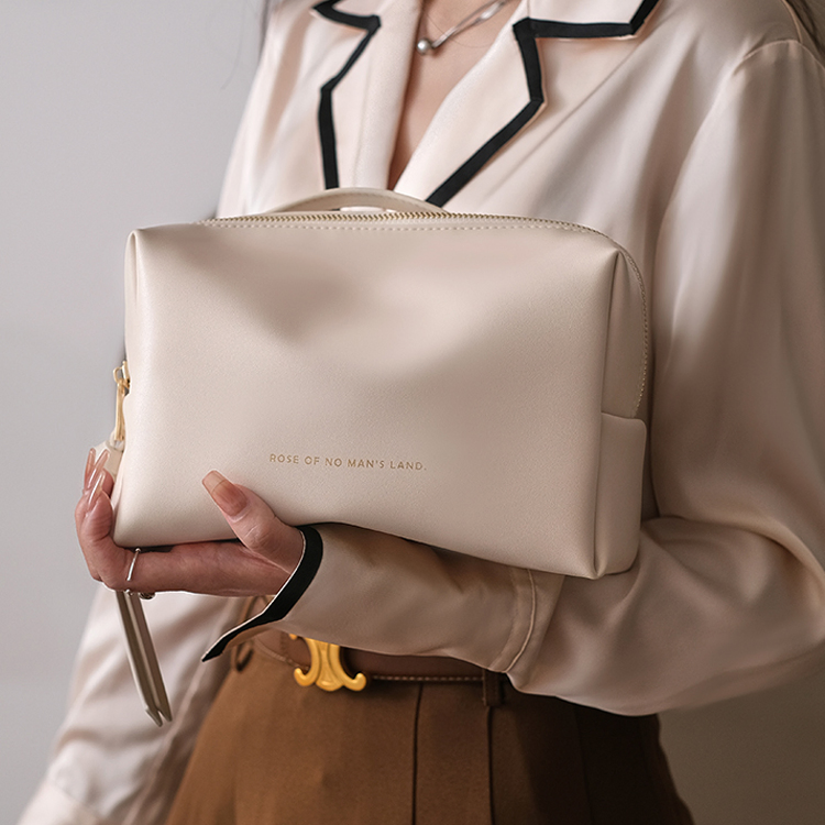 Wholesale Custom New Designer Women Branded Handle Luxury Waterproof PU Leather Pouch Toiletry Travel Makeup Cosmetic Bag