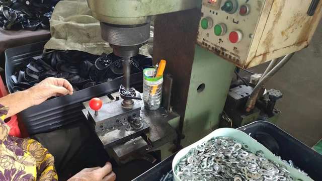 ESRT Life outdoor gear and durable adventure bags for hiking and outdoor activities