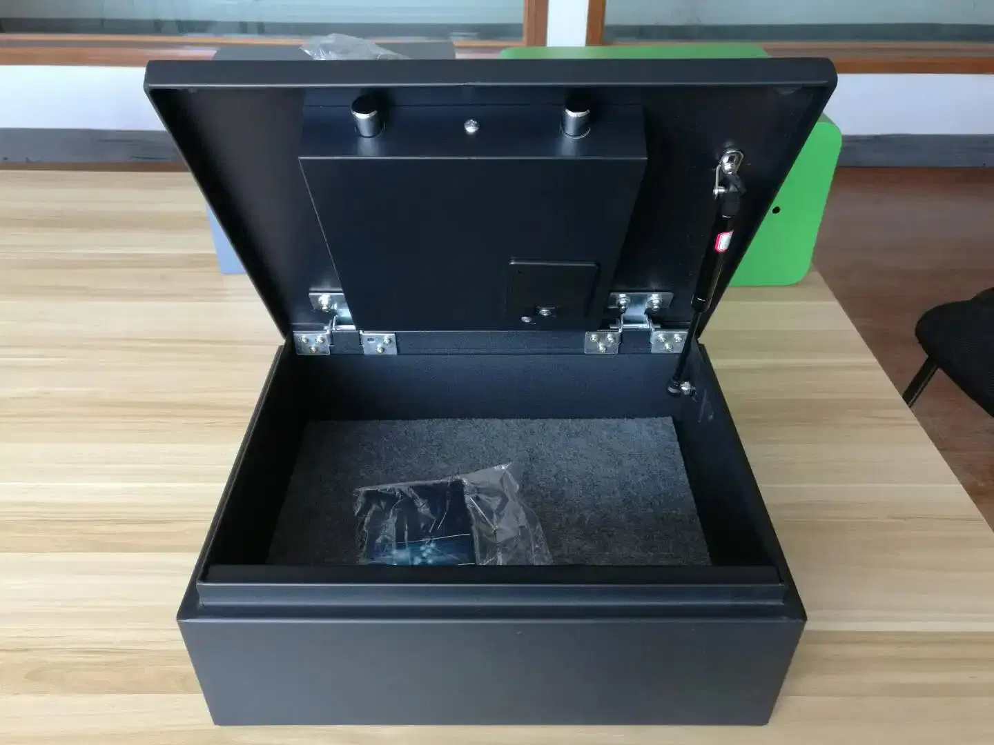 Top Open 15 Inch Hydraulic Rod Hotel Room Safe Secure Laptop Storage