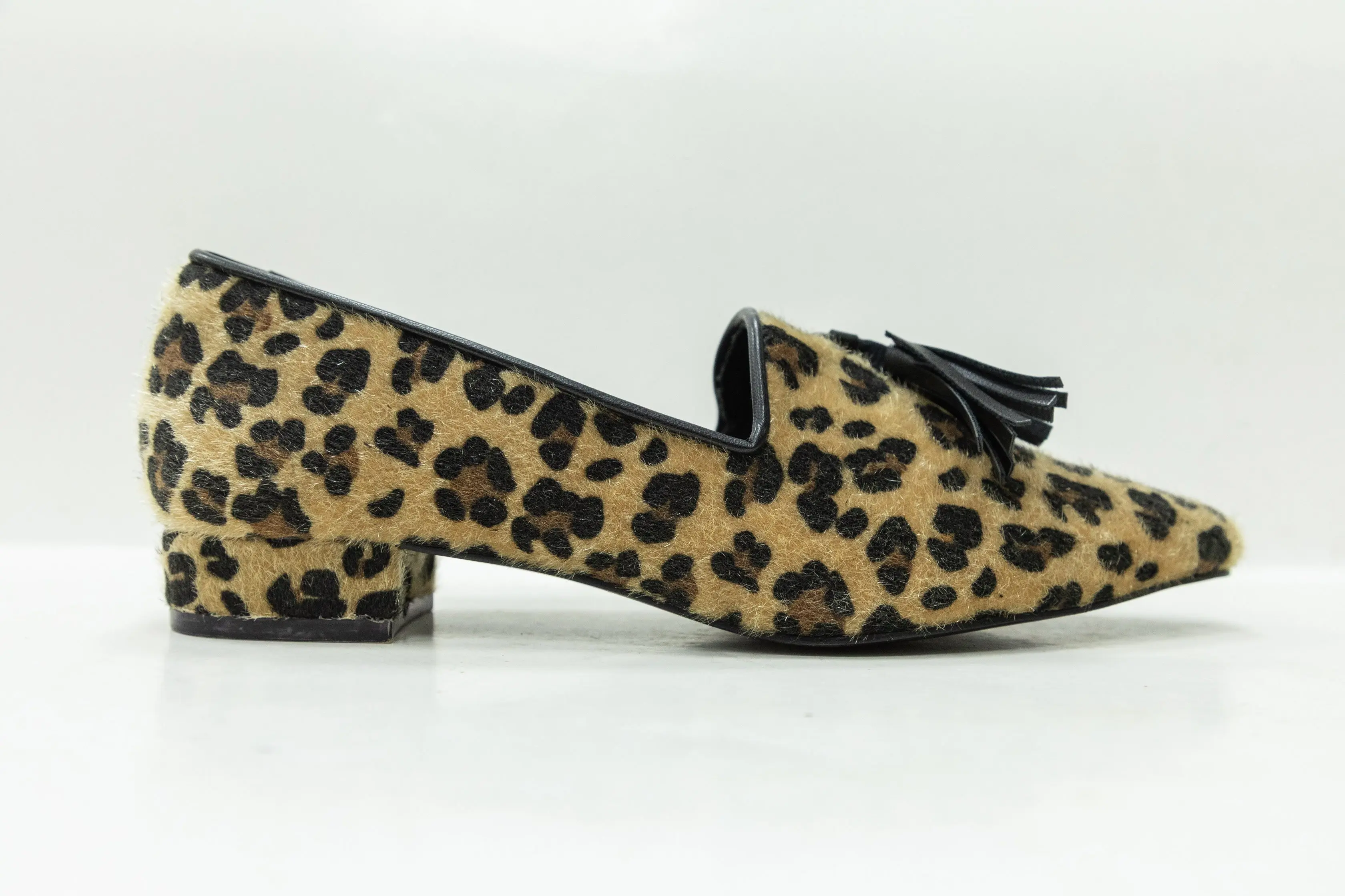 OEM ODM Custom Leopard Print Low Heel Ladies Ballerina Shoes with Tassel Decoration