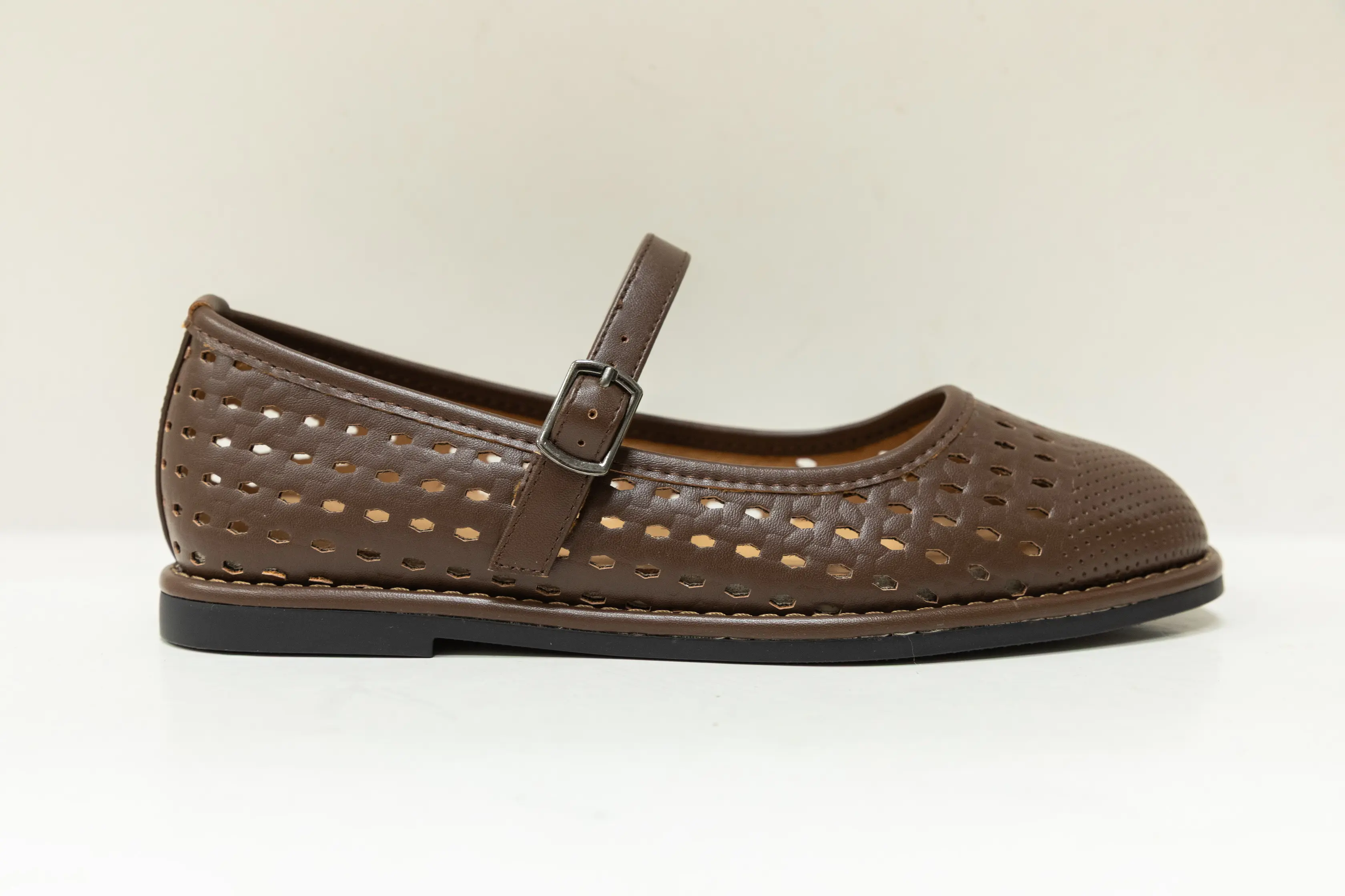 Custom Brown PU Girls Ballerina Shoes with Cut-Out Design