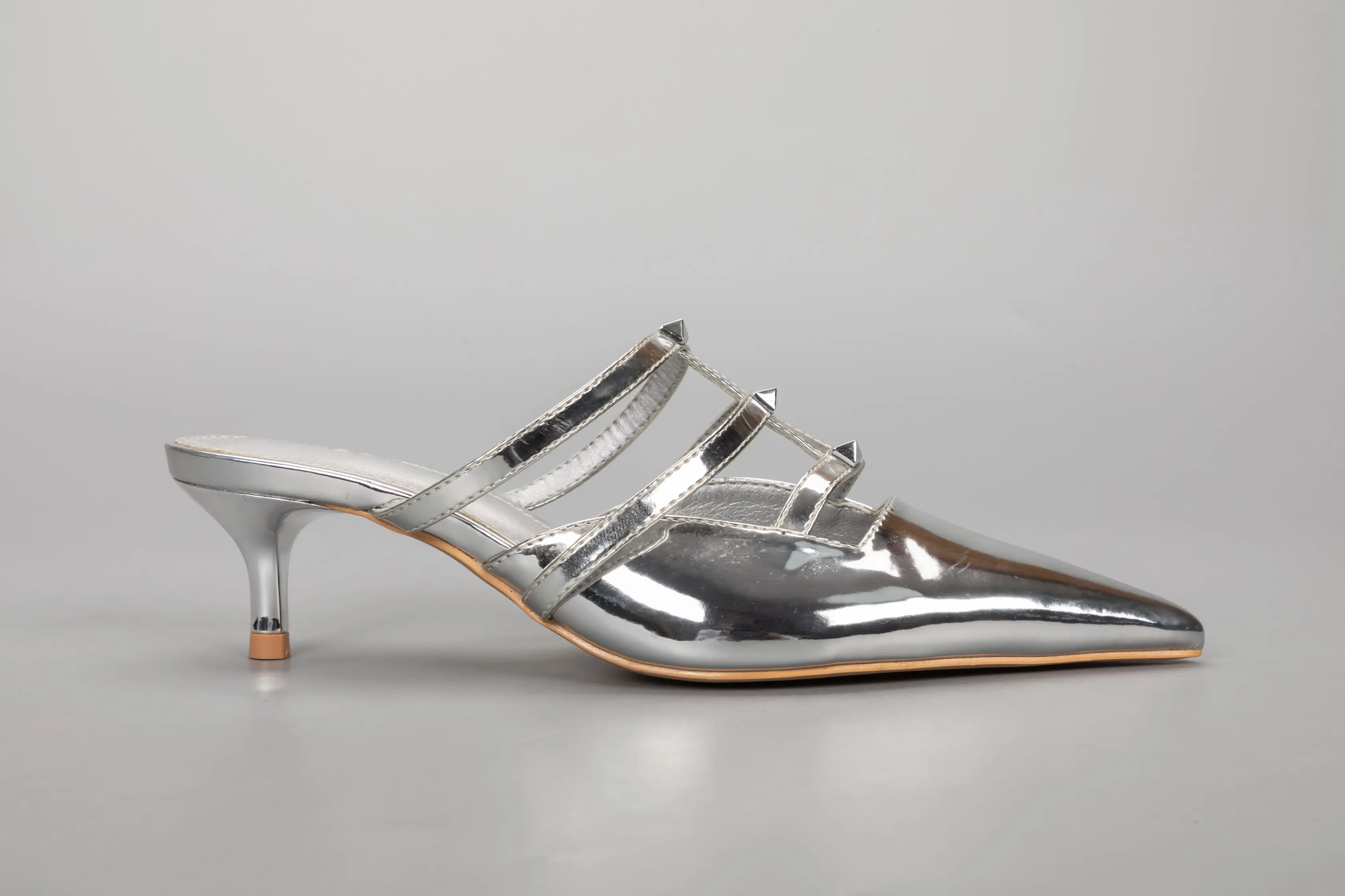 Custom Silver Classic Ladies Pumps Heels – Timeless Elegance with a Modern Metallic Twist
