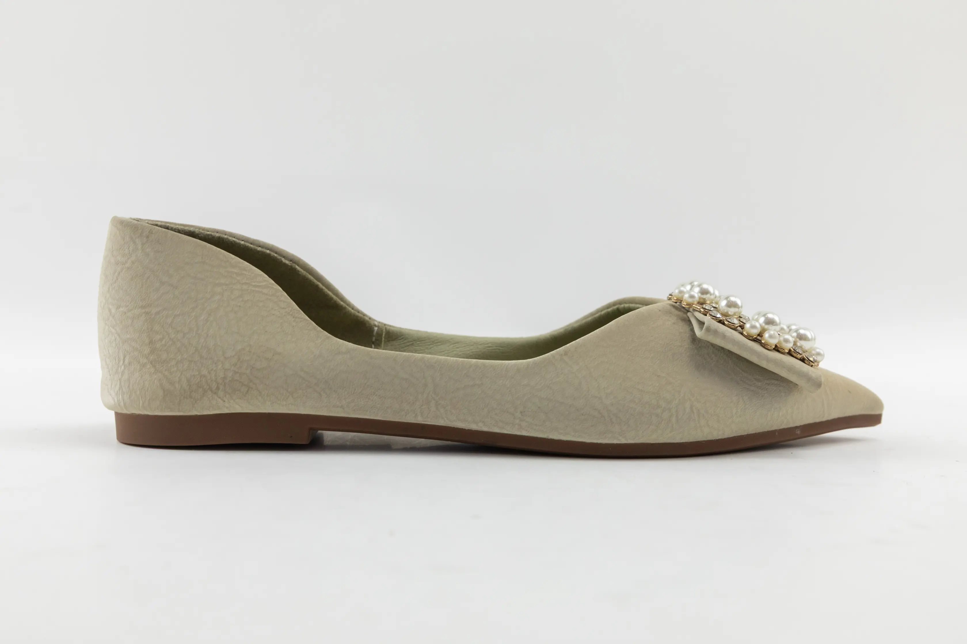 Custom Beige PU Ladies Ballerina Flats with Pearl and Rhinestone Buckle Decoration