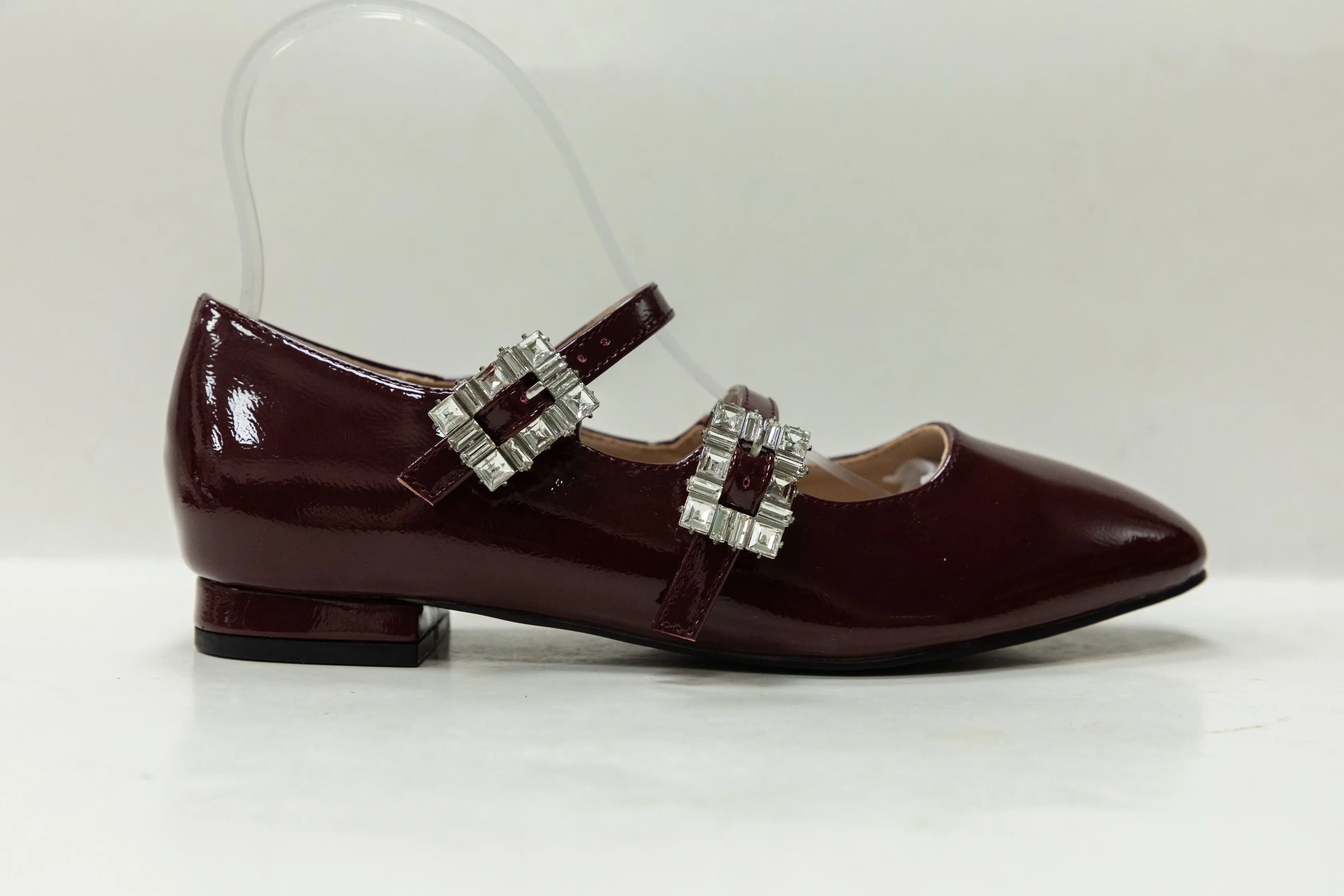 OEM ODM Custom Burgundy Patent PU Ladies Ballerina Shoes with Double Buckle Strap Decoration
