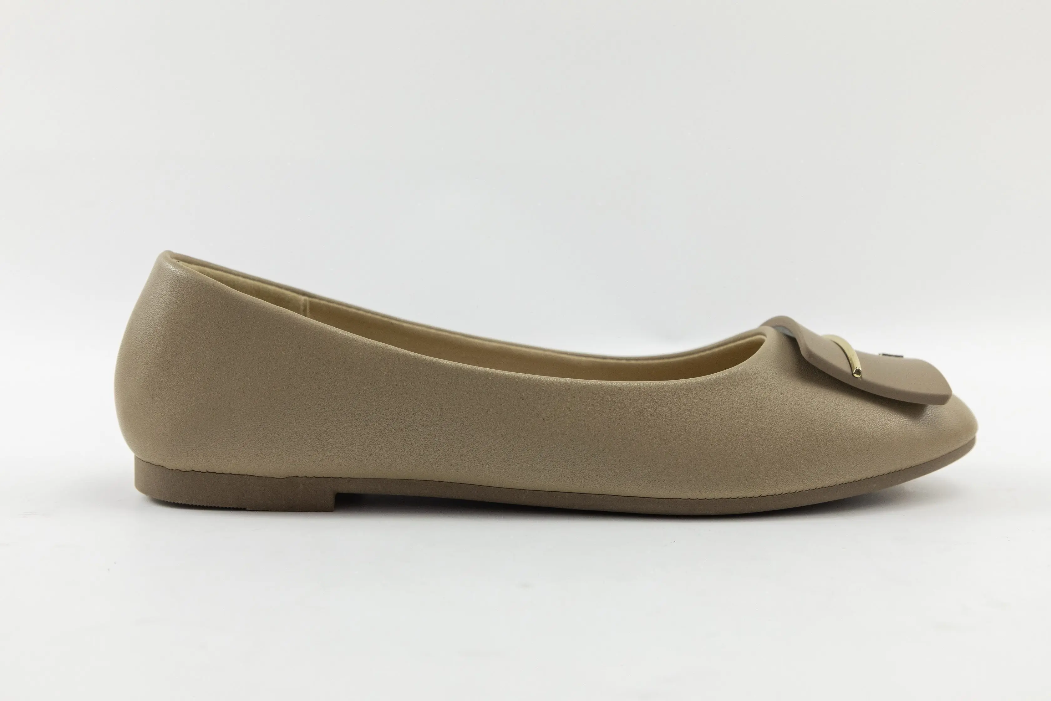 OEM ODM Custom Pink Patent PU Ladies Ballerina Shoes with Decorative Front Buckle and Low Heel