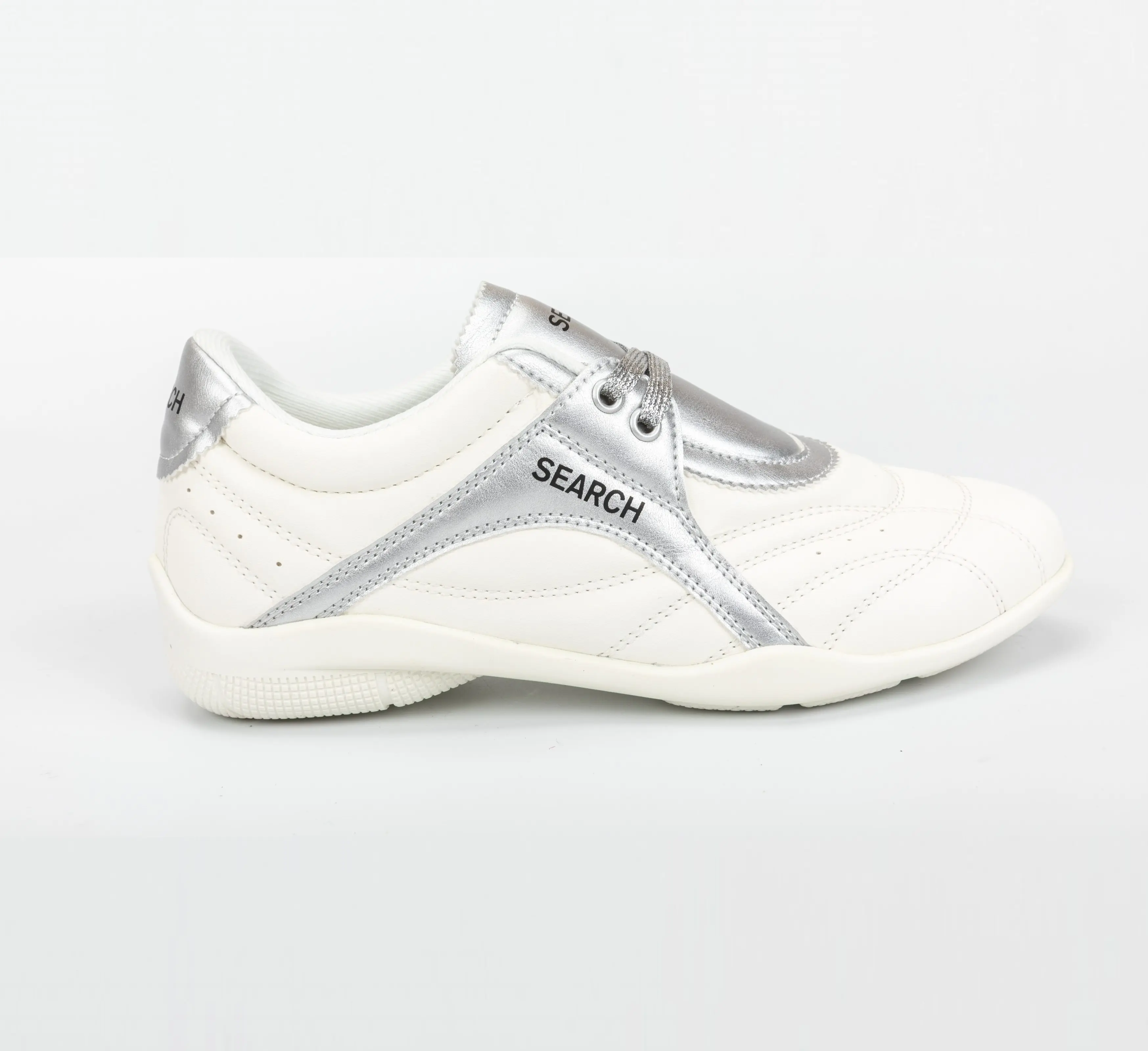 Custom Black & White PU Low-Top Women’s Casual Walking Shoes with Lace-Up Design for Wholesale