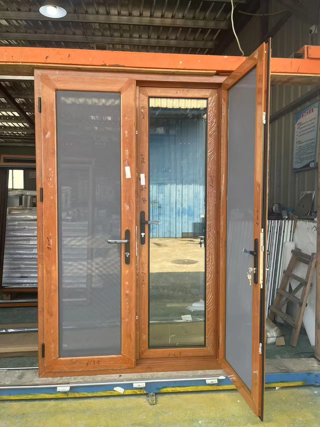 Commercial Residential Windproof Wood Grain Color Grain Glass UPVC Casement Door