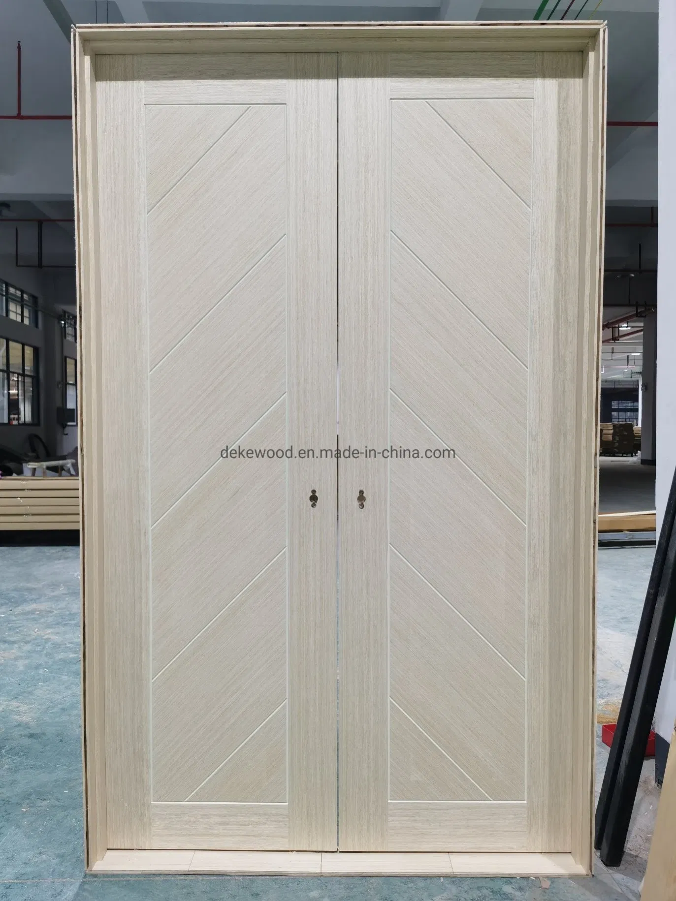 Engineered Oak Veneer MDF Panel Interior Sliding Wood Barn Door with Grooves